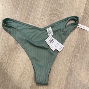 Hollister Cheekist fit ribbed bikini bottom